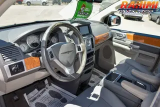 2010 Chrysler Town and Country