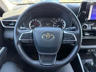 Toyota Highlander 2024 LE 4dr SUV