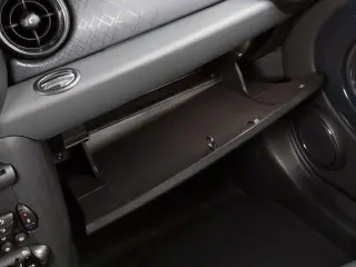 Mini Cooper 2010 Base 2dr Hatchback