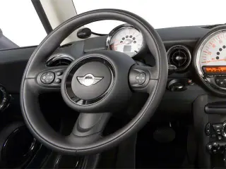 Mini Cooper 2010 Base 2dr Hatchback