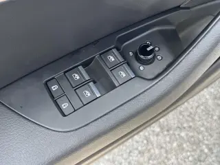 Audi A6 2023 AWD quattro Premium 45 TFSI 4dr Sedán