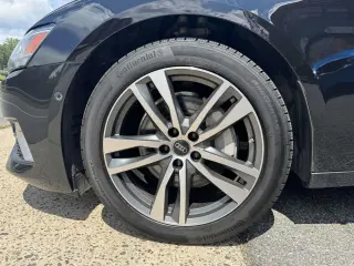 Audi A6 2023 AWD quattro Premium 45 TFSI 4dr Sedán