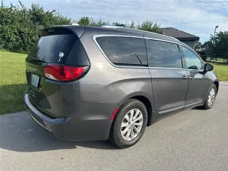 Chrysler Pacifica 2019 Touring L 4dr Mini-Van