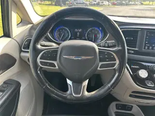 Chrysler Pacifica 2019 Touring L 4dr Mini-Van