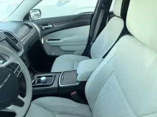 Chrysler 300 2017 C Platinum 4dr Sedán