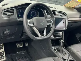 Volkswagen Tiguan 2023 AWD SEL R-Line 4Motion 4dr SUV