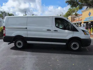 Ford Transit 2024 150 3dr SWB Low Roof Van de Carga