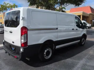 Ford Transit 2024 150 3dr SWB Low Roof Van de Carga
