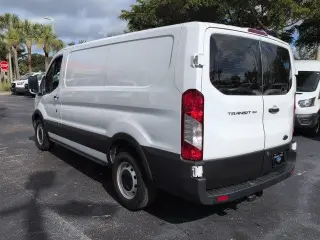 Ford Transit 2024 150 3dr SWB Low Roof Van de Carga