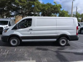 Ford Transit 2024 150 3dr SWB Low Roof Van de Carga
