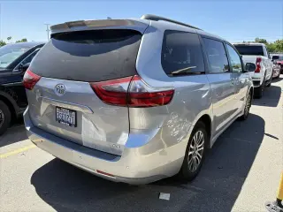 Toyota Sienna 2020 XLE 7-Pasajeros Auto Access Asiento 4dr Mini-Van