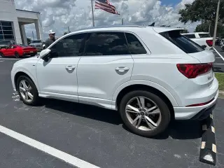 Audi Q3 2024 AWD quattro línea S Premium 45 TFSI SUV 4p