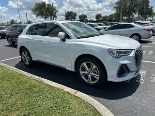 Audi Q3 2024 AWD quattro línea S Premium 45 TFSI SUV 4p