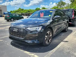 Audi e-tron 2022 AWD quattro Premium 4dr SUV