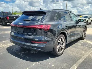 Audi e-tron 2022 AWD quattro Premium 4dr SUV