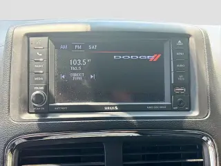 Dodge Grand Caravan 2020 SXT 4d Mini-Van