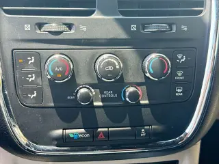 Dodge Grand Caravan 2020 SXT 4d Mini-Van