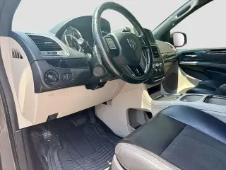 Dodge Grand Caravan 2020 SXT 4d Mini-Van