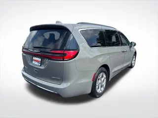 Chrysler Pacifica 2022 Limited 4dr Mini-Van