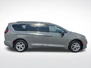 Chrysler Pacifica 2022 Limited 4dr Mini-Van