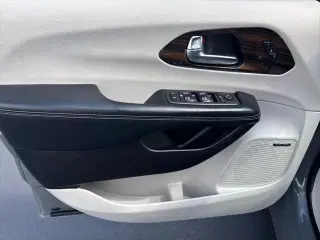 Chrysler Pacifica 2022 Limited 4dr Mini-Van