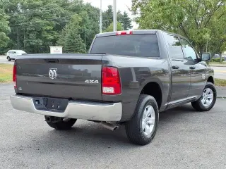 Ram 1500 Clásico 2023 4x4 Tradesman 4p Cabilla de Tripulante Est. 5.5 ft. SB Camioneta