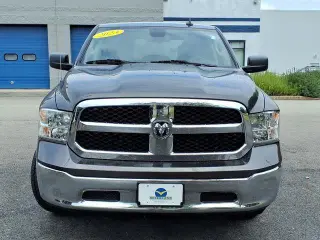 Ram 1500 Clásico 2023 4x4 Tradesman 4p Cabilla de Tripulante Est. 5.5 ft. SB Camioneta
