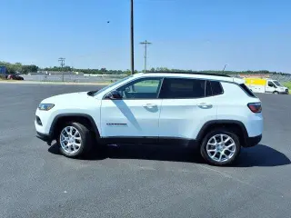 Jeep Compass 2023 4x4 Latitude Lux 4dr SUV