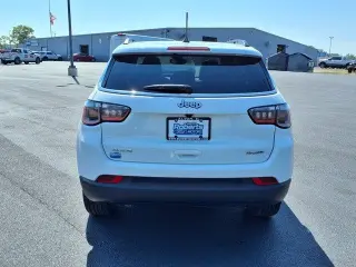 Jeep Compass 2023 4x4 Latitude Lux 4dr SUV