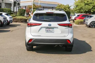 Toyota Highlander Hybrid 2022 AWD Edition de Bronce 4dr SUV