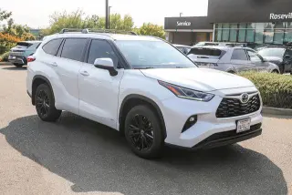 Toyota Highlander Hybrid 2022 AWD Edition de Bronce 4dr SUV