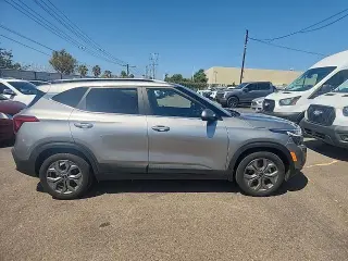 Kia Seltos 2024 S 4dr SUV