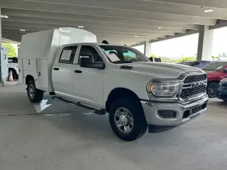 Ram 2500 2023 4x4 Tradesman 4p Puerta Crew Cab 8 ft. LB Pickup