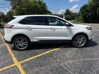 Ford Edge 2023 AWD Titanium 4dr Crossover