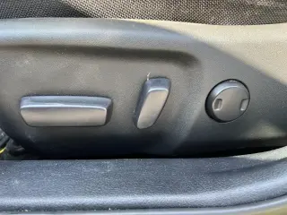 2017 Toyota Camry LE Auto (Natl)