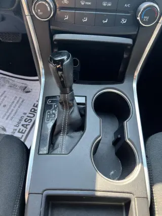 2017 Toyota Camry LE Auto (Natl)