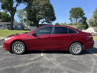 2017 Toyota Camry LE Auto (Natl)