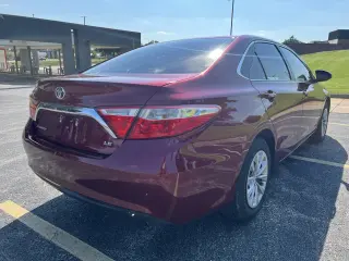 2017 Toyota Camry LE Auto (Natl)