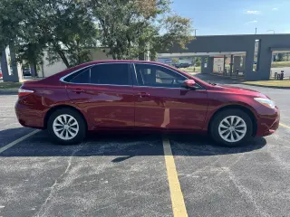 2017 Toyota Camry LE Auto (Natl)