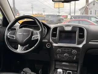 2017 Chrysler 300