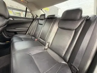 2017 Chrysler 300