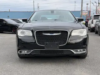 2017 Chrysler 300