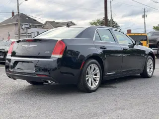 2017 Chrysler 300