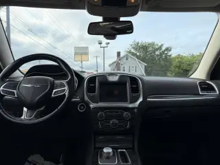 2017 Chrysler 300