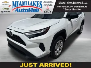 Toyota RAV4 2025 AWD LE SUV de 4 puertas