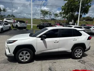 Toyota RAV4 2025 AWD LE SUV de 4 puertas