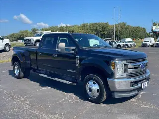 Ford F-350 Super Duty 2019 4x4 XLT 4dr Crew Cab 8 ft. LB DRW Pickup