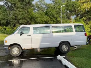 Dodge Ram Van 1997 3dr 3500 Extended Passenger Van