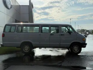 Dodge Ram Van 1997 3dr 3500 Extended Passenger Van