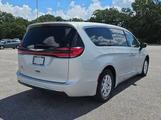Chrysler Pacifica 2023 Touring L 4dr Mini-Van
